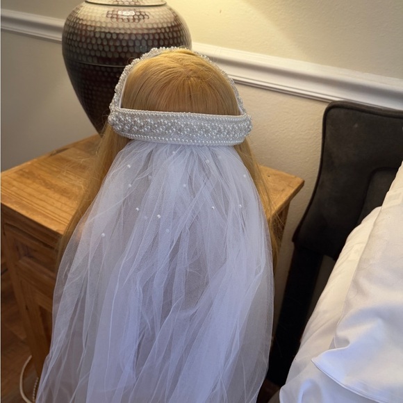 Vintage Pearl Beaded Bridal tiara with veil main image 4